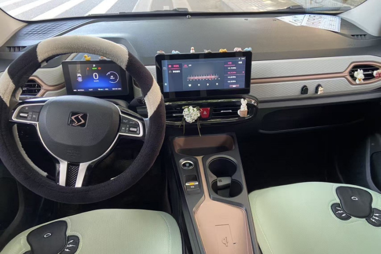 思皓 花仙子 2021款 302km 时尚型 31.4kWh中控内饰7003