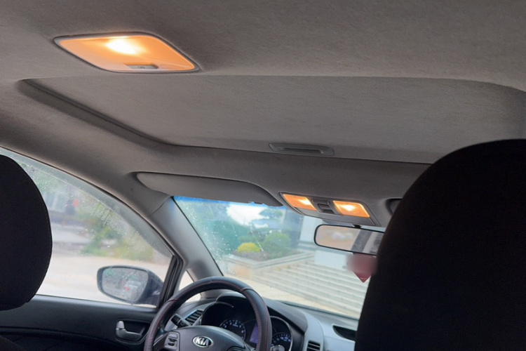 起亚K3 2015款 1.6L 自动GLS局部细节9006