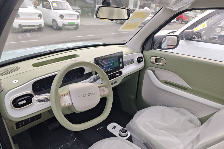 吉利银河 熊猫 2025款 210km 元气熊中控内饰12