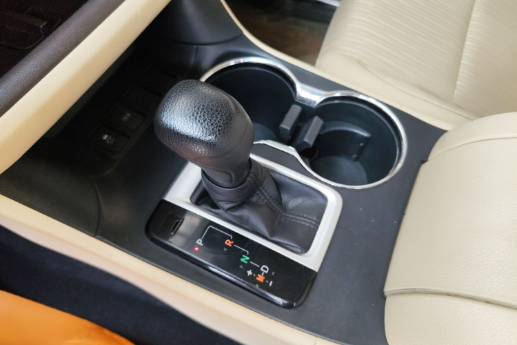 丰田 汉兰达 2018款 2.0T 两驱精英版 5座 国VI局部细节18