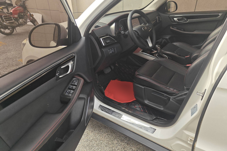 众泰 大迈X5 2015款 1.5T CVT知县型 国IV中控内饰7003