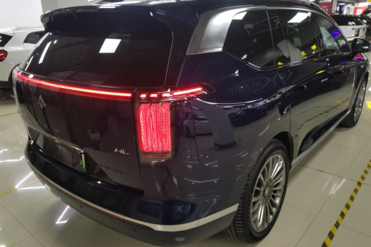 昊铂HL 2025款 700 Ultra六座四驱激光雷达版车身外观6005