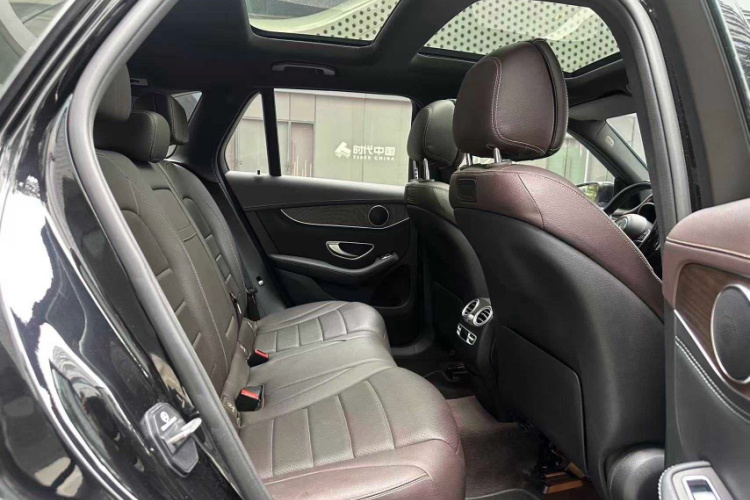 奔驰GLC 2018款 GLC 300 4MATIC 动感型车身外观6007