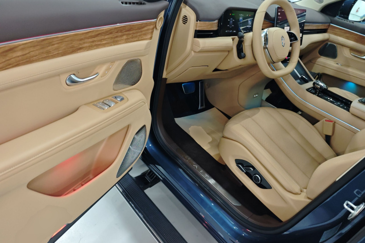 鸿蒙智行 问界M7 2024款 1.5T 智驾四驱Ultra版 5座中控内饰7003