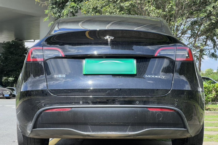 特斯拉 Model Y 2022款 长续航全轮驱动版车身外观6005