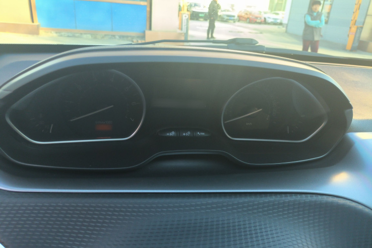 标致2008 2014款 1.6L 自动时尚版局部细节14