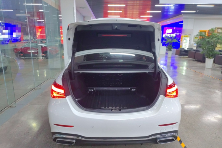 奔驰C级 2023款 C 260 L 运动版局部细节23