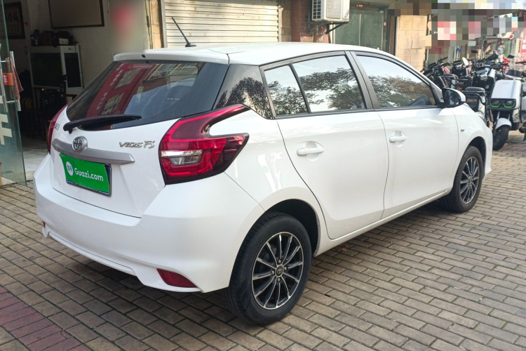 丰田 威驰FS 2021款 1.5L CVT锋驰版车身外观7