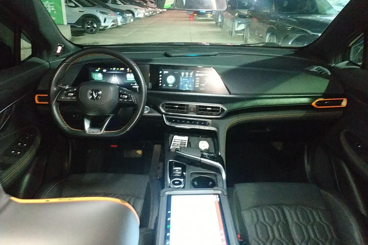 长安UNI-T 2022款 1.5T 尊贵型中控内饰7002