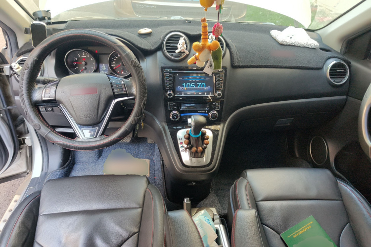 哈弗H6 2013款 升级版 2.4L 自动两驱尊贵型中控内饰12