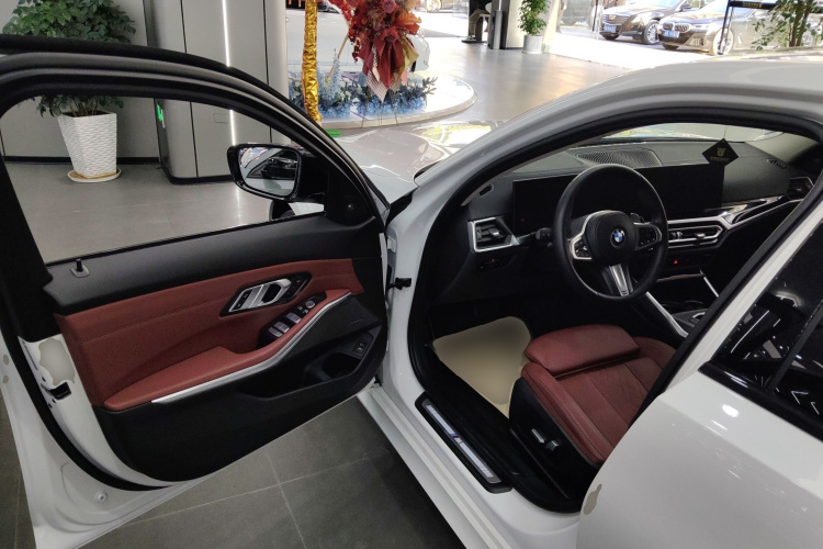 宝马3系 2023款 325Li M运动曜夜套装中控内饰20