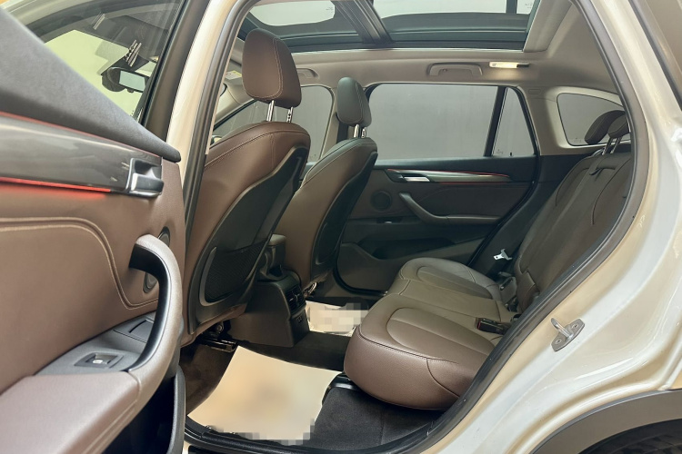 宝马X1 2019款 sDrive18Li 尊享型中控内饰7010