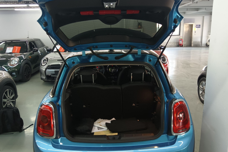 MINI 2014款 1.5T COOPER Fun局部细节23