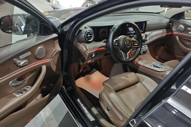 奔驰E级 2020款 E 260 L中控内饰20
