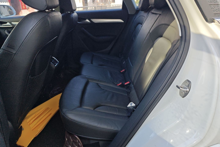 奥迪Q3 2016款 30 TFSI 风尚型中控内饰21