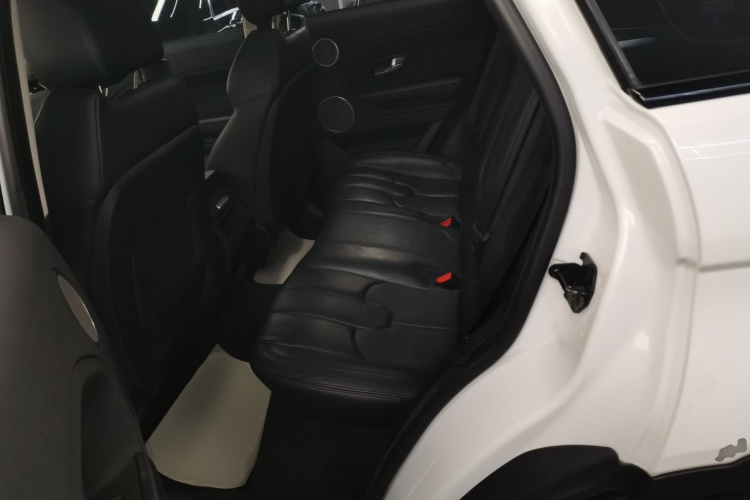 路虎 揽胜极光(进口) 2014款 2.0T 5门耀享版中控内饰21