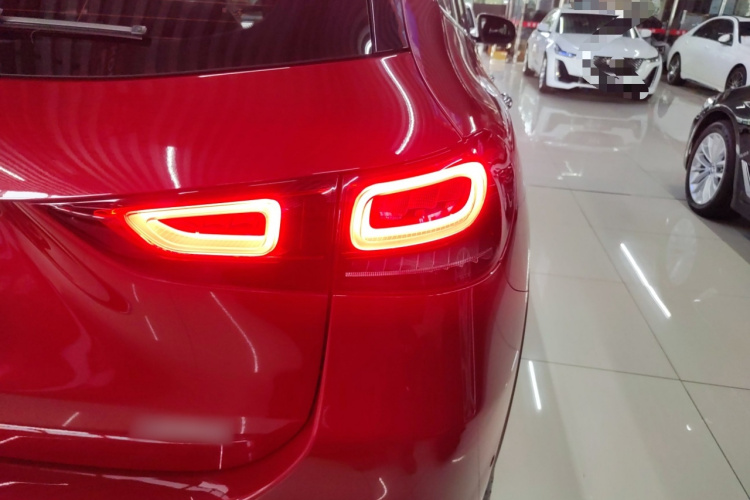 奔驰GLA 2020款 GLA 200车身外观9