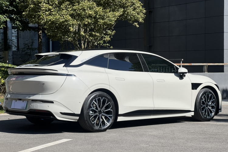 极氪007GT 2025款 后驱智驾版 75kWh车身外观6004