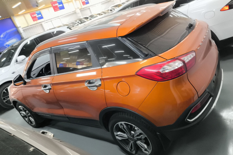 猎豹汽车 猎豹CS9 2017款 1.5L CVT精英型车身外观4