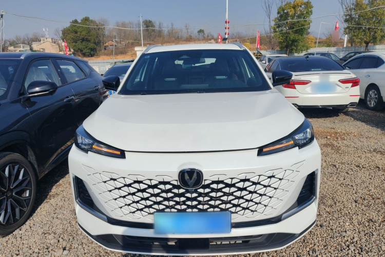 长安CS55PLUS 2024款 第三代 1.5T DCT尊贵型车身外观2