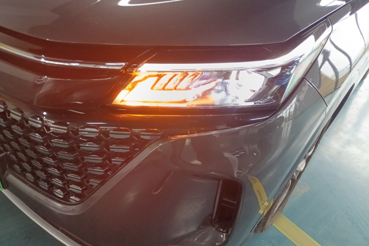 蓝电E5 2024款 荣耀版 100KM尊享型 7座局部细节36