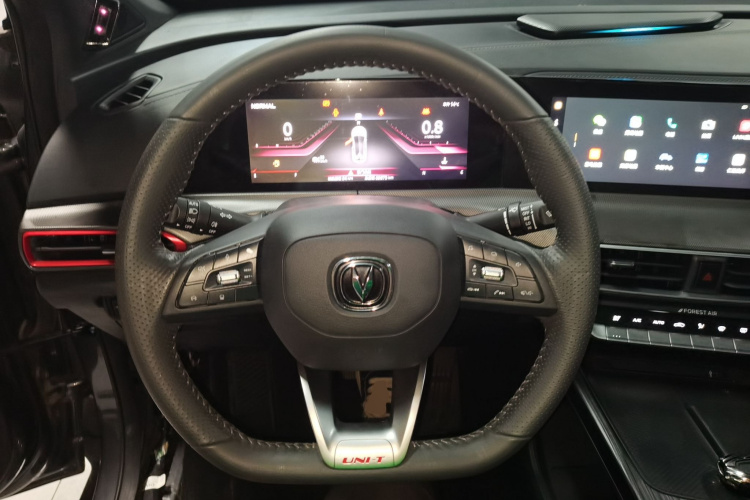 长安UNI-T 2020款 1.5T 尊贵型中控内饰13