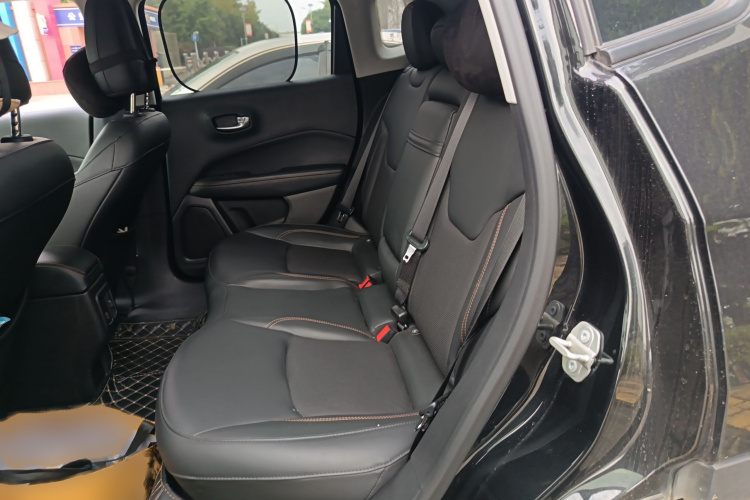 Jeep 指南者 2020款 220T 自动精英版中控内饰7004