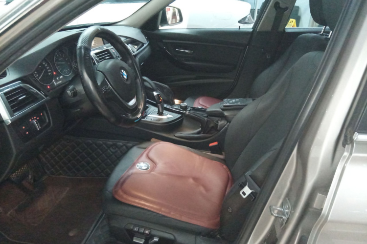 宝马3系 2017款 318Li 时尚型局部细节19