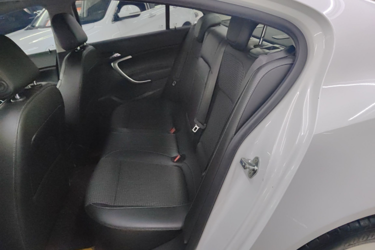 别克 君威 2015款 1.6T 领先技术型中控内饰21