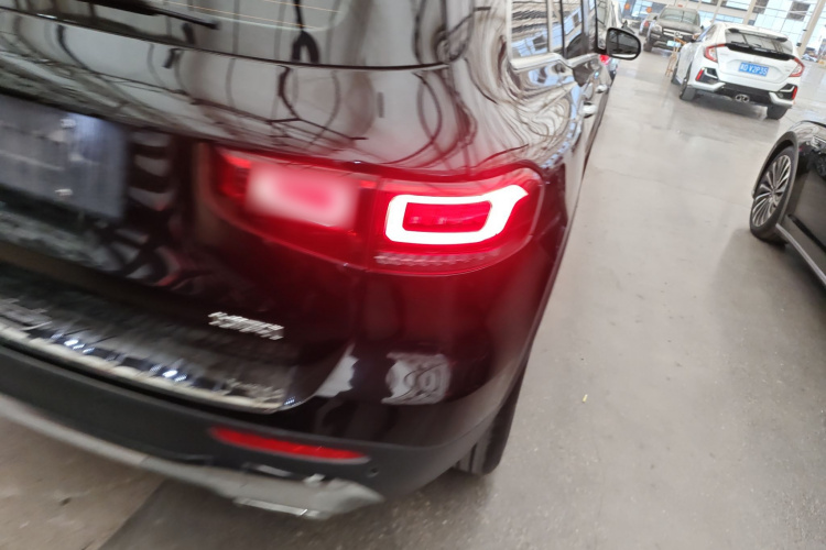 奔驰GLB 2022款 GLB 220 动感型车身外观9