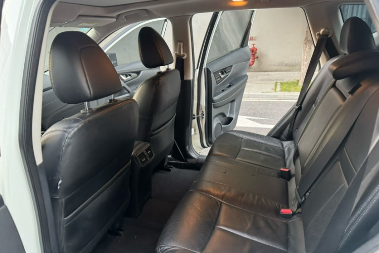 日产 奇骏 2020款 2.0L XL ITS CVT 2WD智联舒适版中控内饰7003