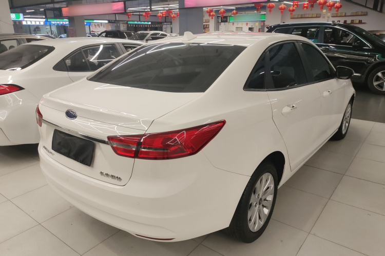 福特 福睿斯 2017款 幸福版 1.5L 自动时尚型车身外观7