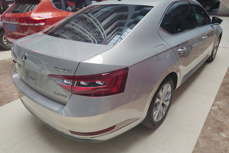 斯柯达 速派 2016款 TSI280 DSG创行版车身外观6003