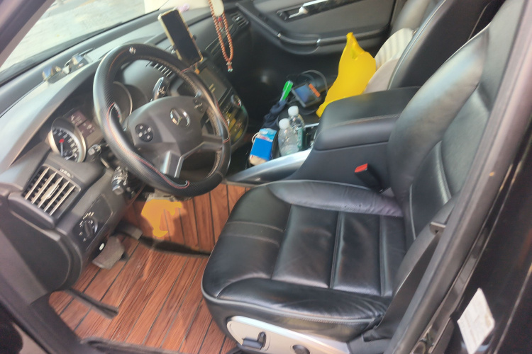 奔驰R级 2017款 R 320 4MATIC 商务型臻藏版中控内饰19