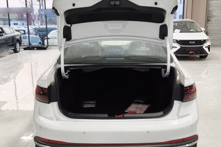 大众 速腾 2025款 300TSI DSG飞越版机舱底盘23