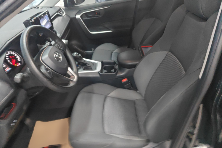 丰田 威兰达 2024款 2.0L CVT两驱领先版局部细节19