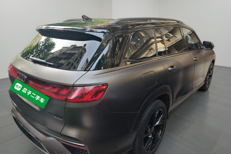 奥迪Q6 2023款 50 TFSI quattro 凌云版 edition one车身外观7