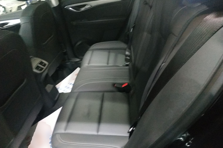 别克 昂科威 2025款 25T 进享白金版中控内饰7004