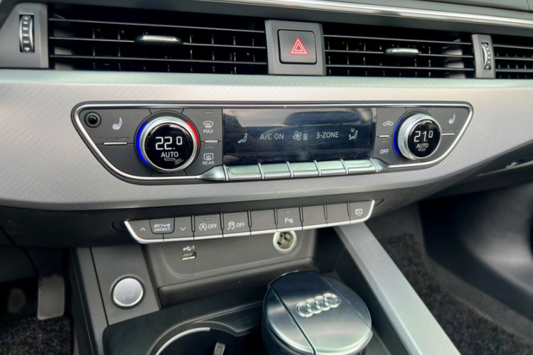 奥迪A5 2017款 Cabriolet 40 TFSI 时尚型中控内饰7010