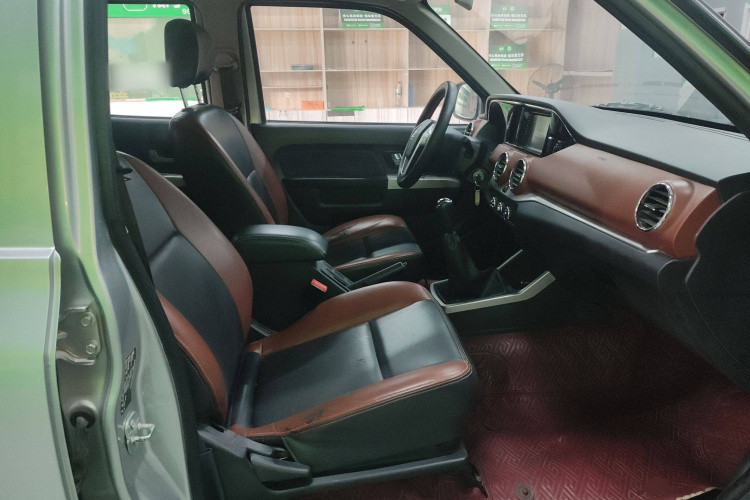 东风 锐骐 2019款 2.4L汽油国VI两驱标准型标箱2TZD局部细节41