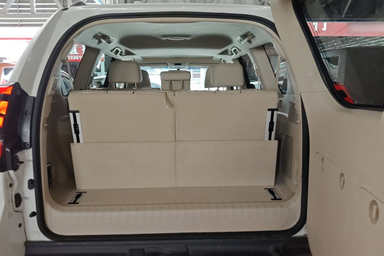 丰田 普拉多 2018款 3.5L 自动TX-L局部细节23