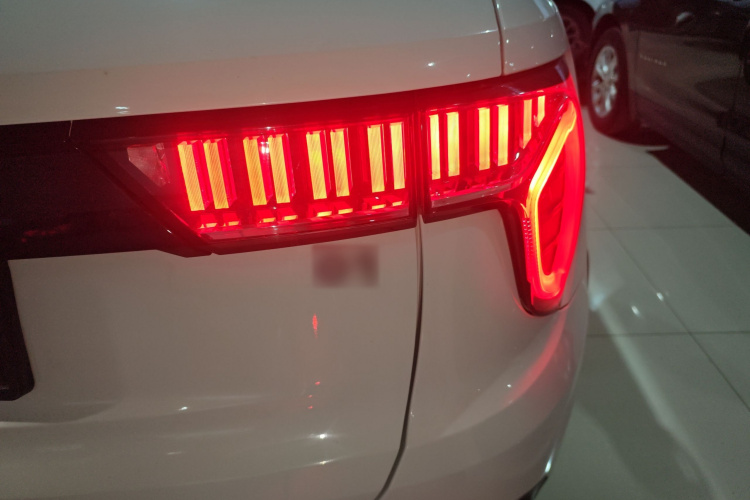 领克01 2017款 2.0T 两驱型Pro版车身外观6006