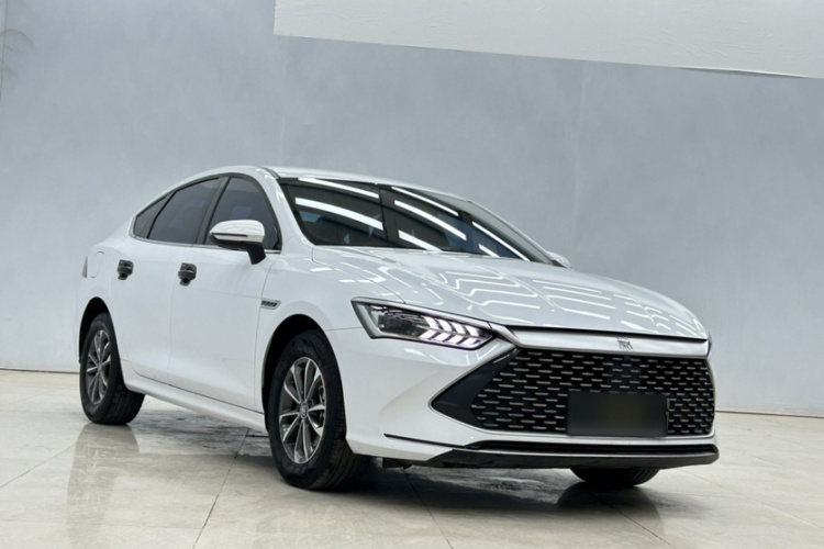 比亚迪 秦PLUS 2023款 冠军版 DM-i 55KM领先型车身外观6001