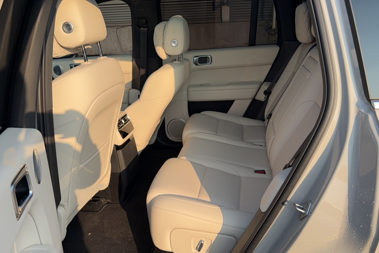 理想汽车 理想L6 2025款 Pro 智能焕新版中控内饰7003