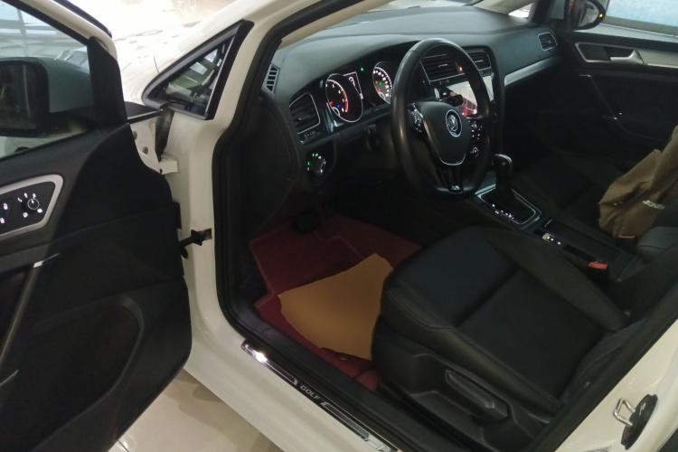 大众 高尔夫 2020款 200TSI DSG舒适进取版中控内饰20