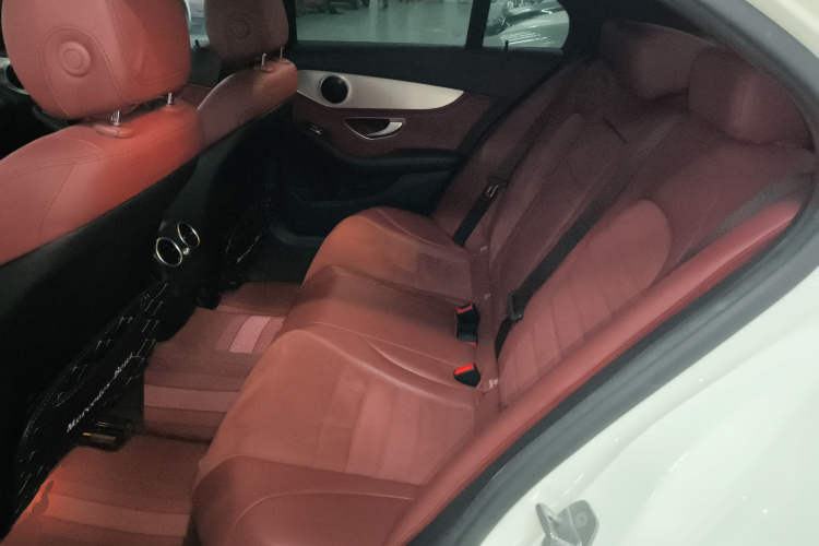 奔驰C级 2018款 C 200 运动版中控内饰21