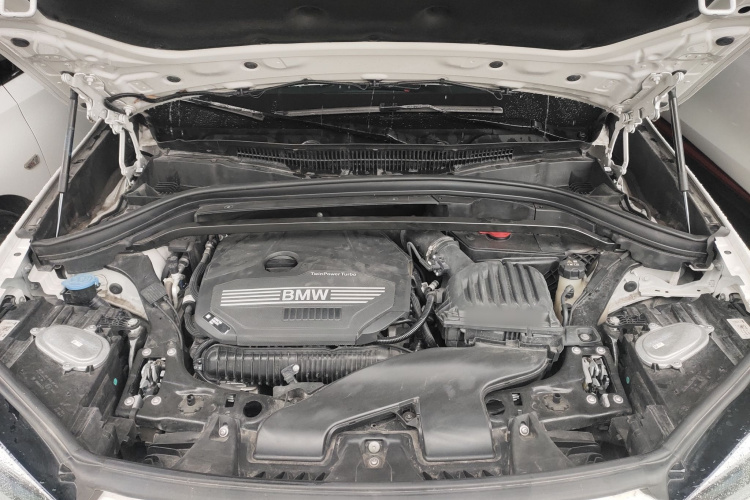 宝马X1 2022款 sDrive25Li 领先型机舱底盘24