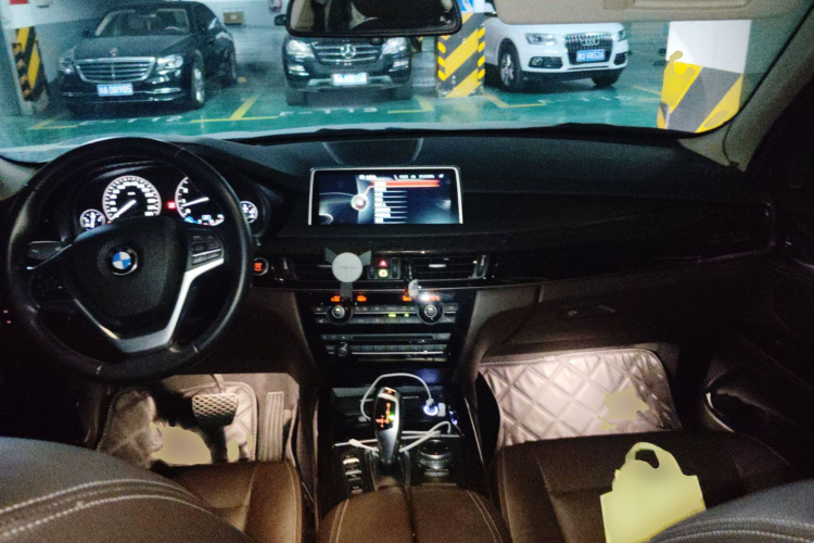宝马X5(进口) 2014款 xDrive35i 豪华型中控内饰12