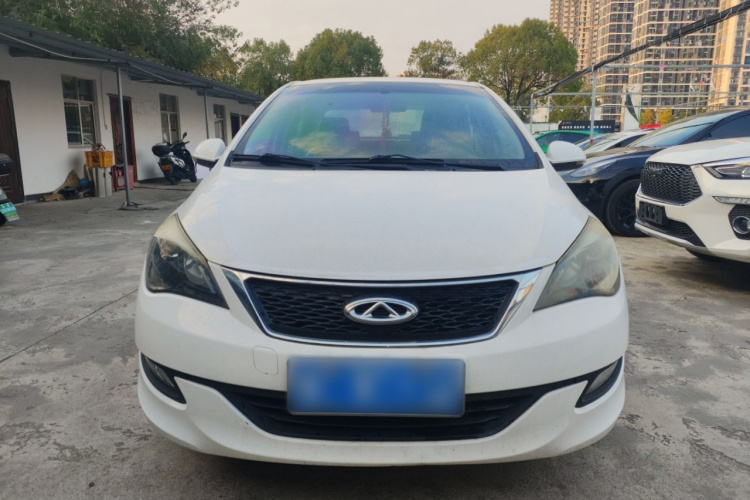 奇瑞 艾瑞泽3 2015款 1.5L 手动够真版车身外观2