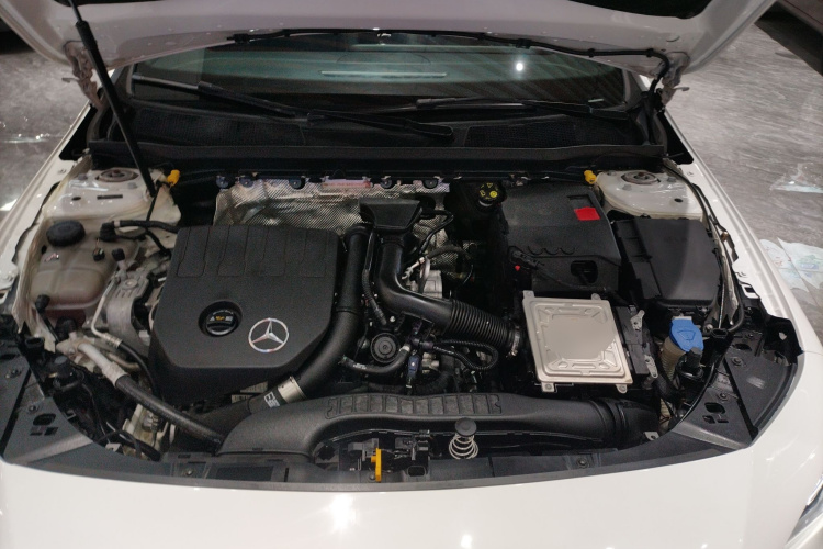 奔驰CLA 2021款 CLA 200机舱底盘24